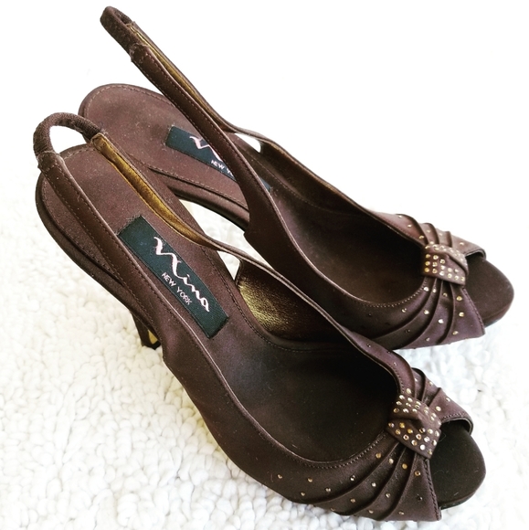 🍒EUC🍒 NINA CHOCOLATE SATIN HEELS - Picture 3 of 9